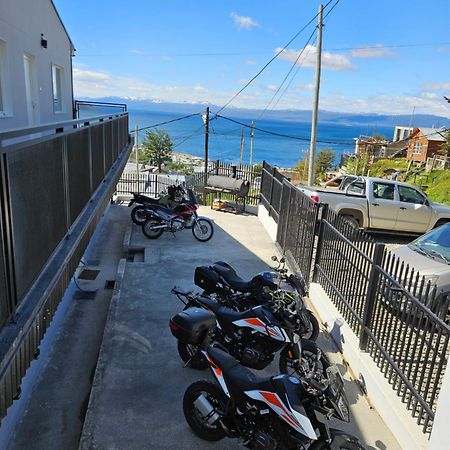 Dpto Amplio Con Vista A La Bahia Apartment Ushuaia Bagian luar foto