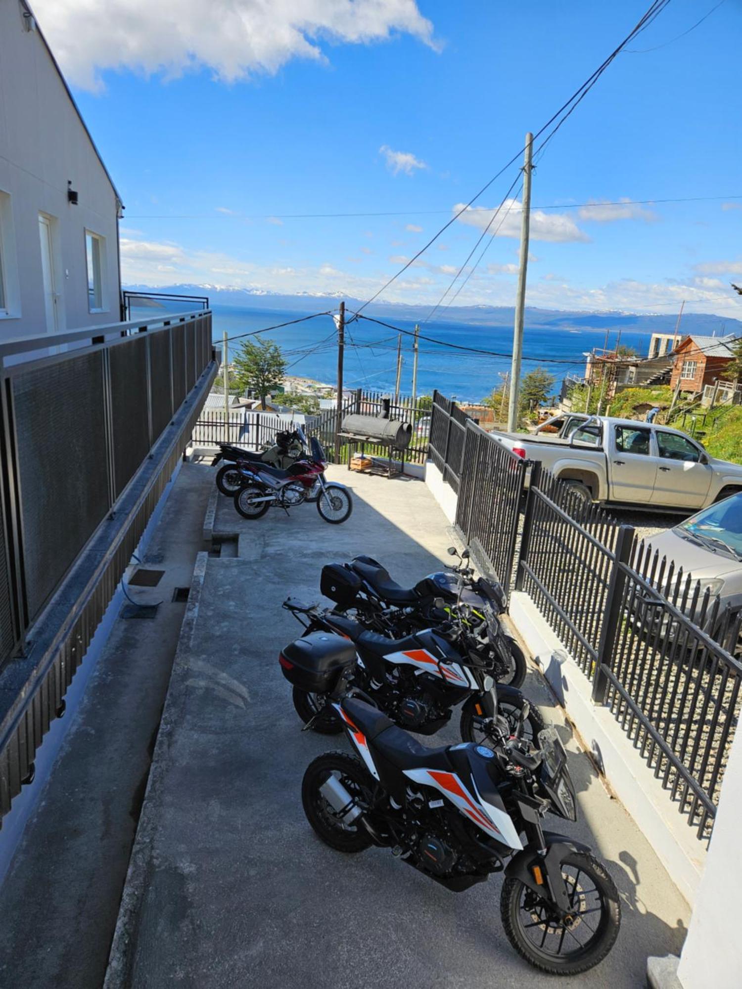Dpto Amplio Con Vista A La Bahia Apartment Ushuaia Bagian luar foto