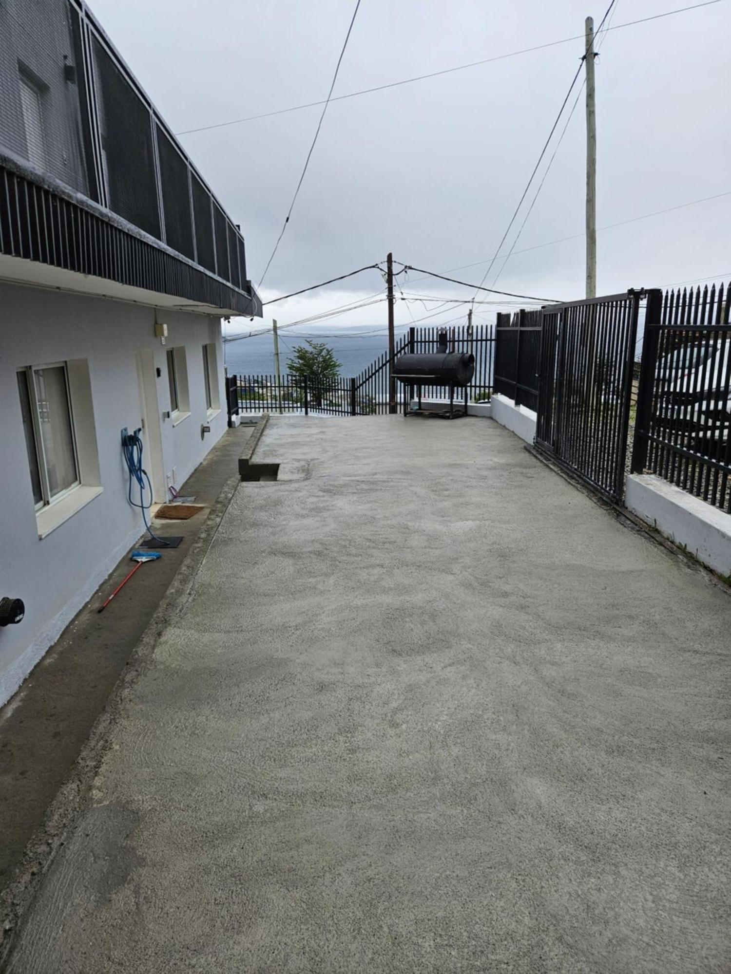 Dpto Amplio Con Vista A La Bahia Apartment Ushuaia Bagian luar foto
